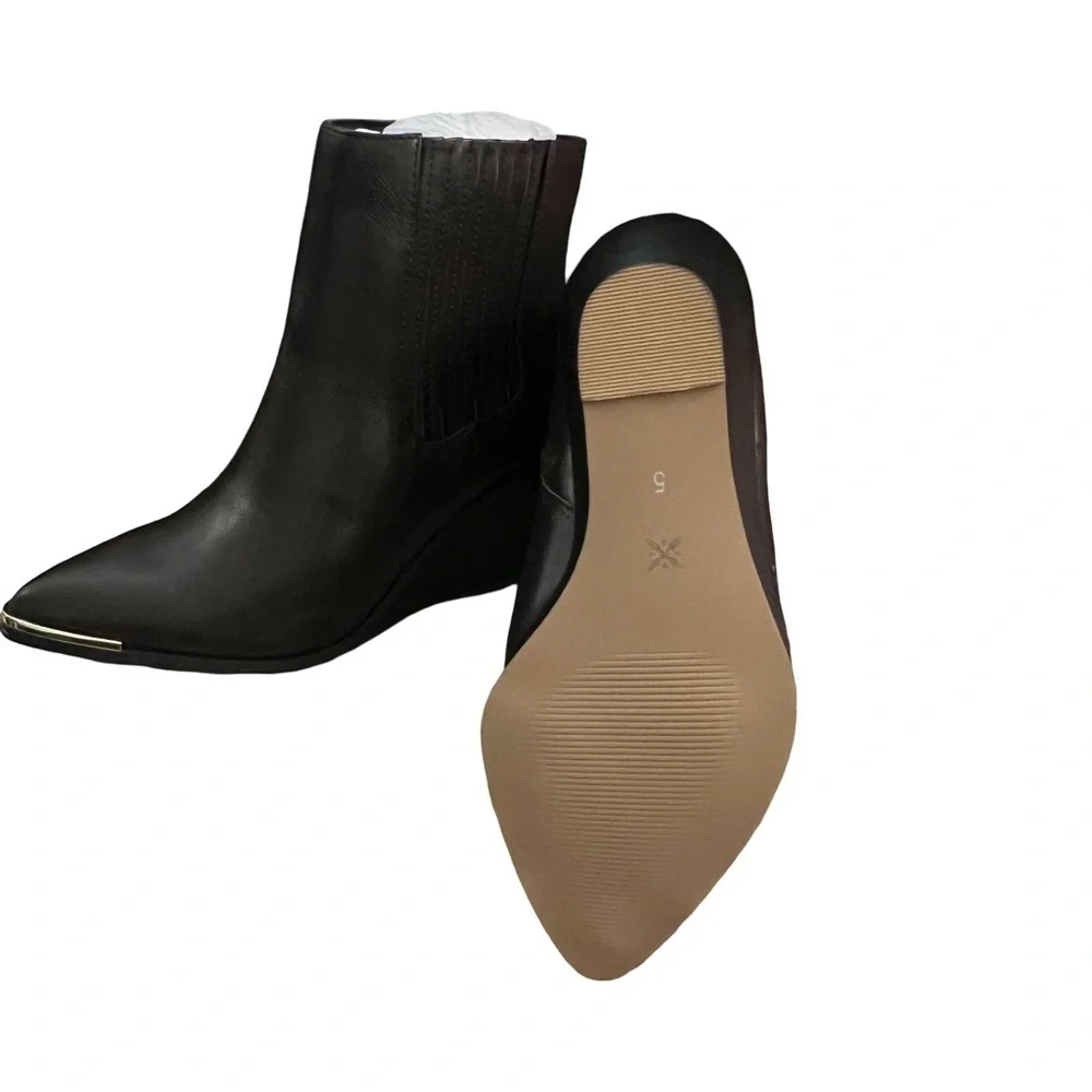 NIB NEW BCBGeneration Jacksin Mocha Wedge Ankle Boots Size 5M